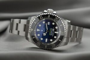 Sapphire vs. Mineral Watch Crystal: Scratch Resistance and Cost